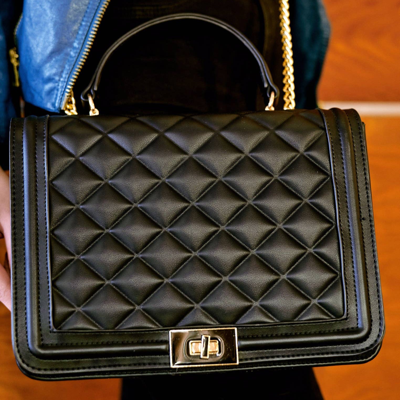 L'essentielle - Sac à bandoulière matelassé avec chaîne