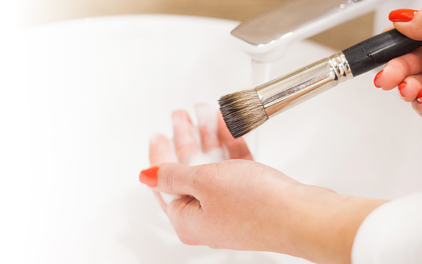 Un nettoyage réussi : comment bien entretenir vos pinceaux de maquillage !