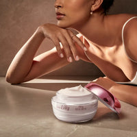 Crème hydratante satinée Love Lily, 250 g