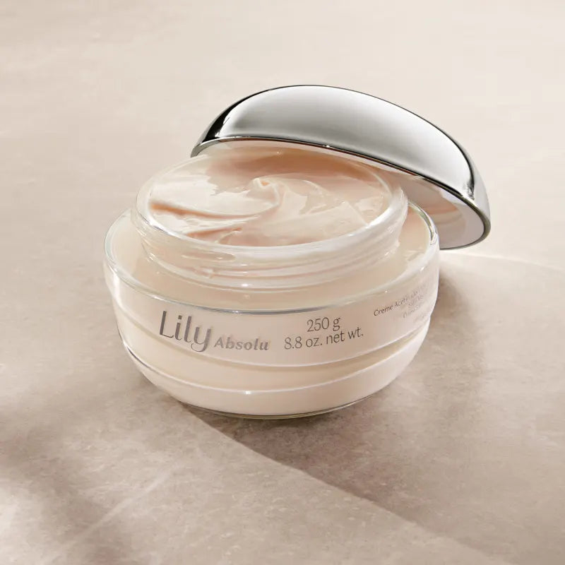Crème hydratante satinée Lily Absolu, 250 g