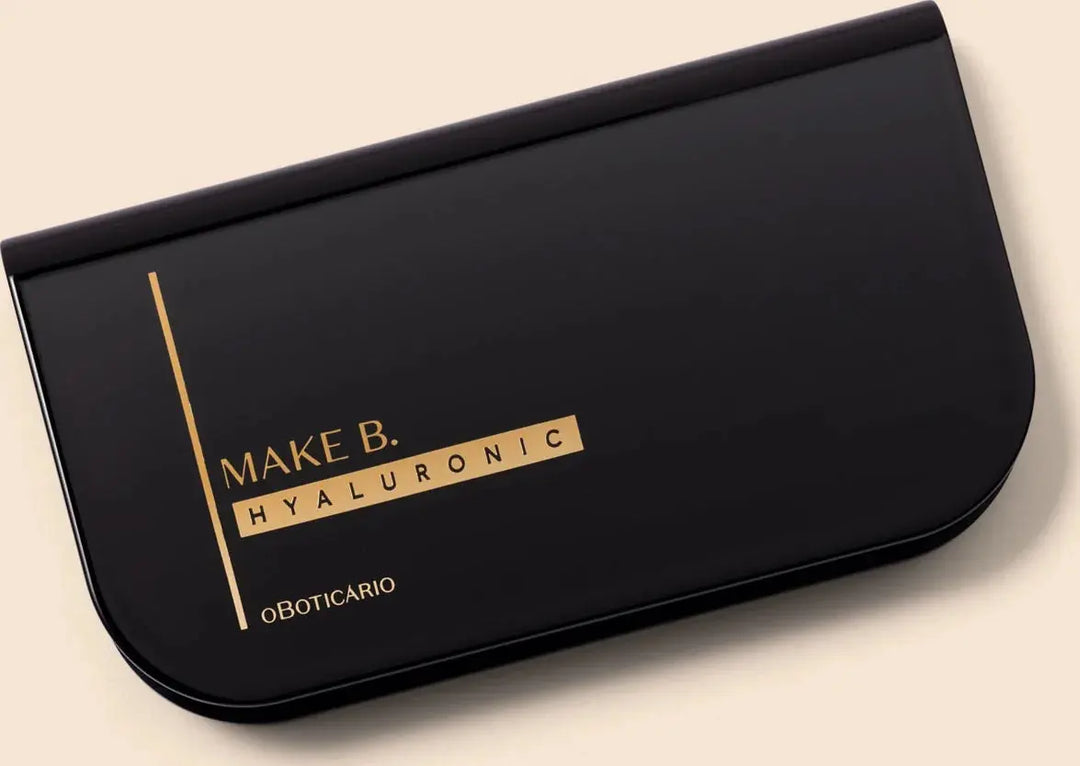 Make B. Étui de poudre compacte hyaluronique