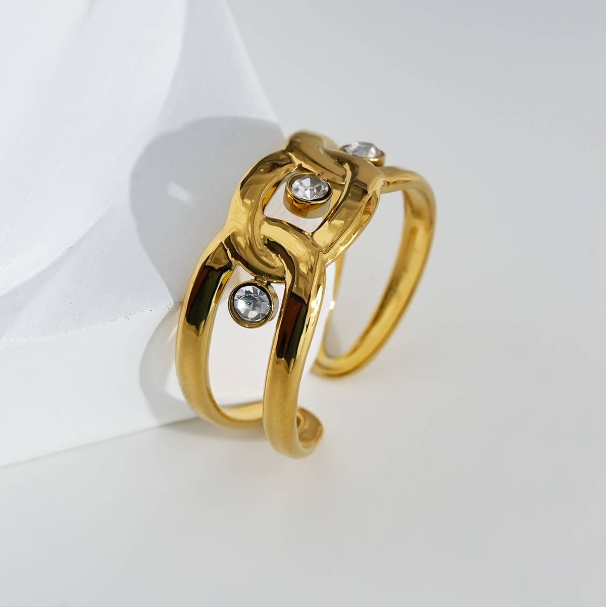 Bague Dorée Large Maillons Entrelacés Avec Strass